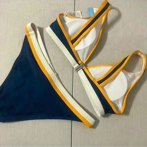 CUPSHE Plunge Neck Low Waist Bikini Set Medium NWT - Picture 9 of 13